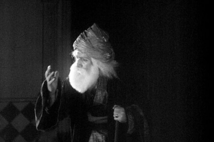 آثار سینمایی ساخته شده درباره فردوسی و شاهنامه در دسته بندی زیر جای می‌گیرد.