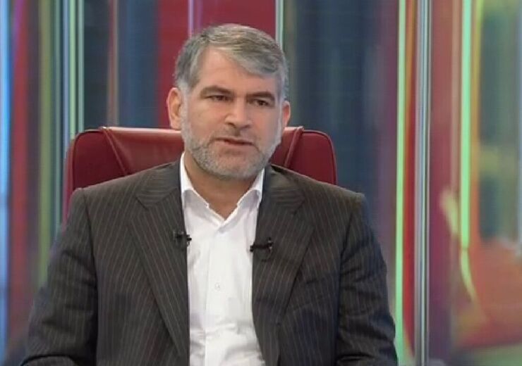 ساداتی‌نژاد، وزیر جهاد کشاورزی گفته است: امروز جمعه، توزیع مرغ گرم در سراسر کشور ادامه خواهد داشت.