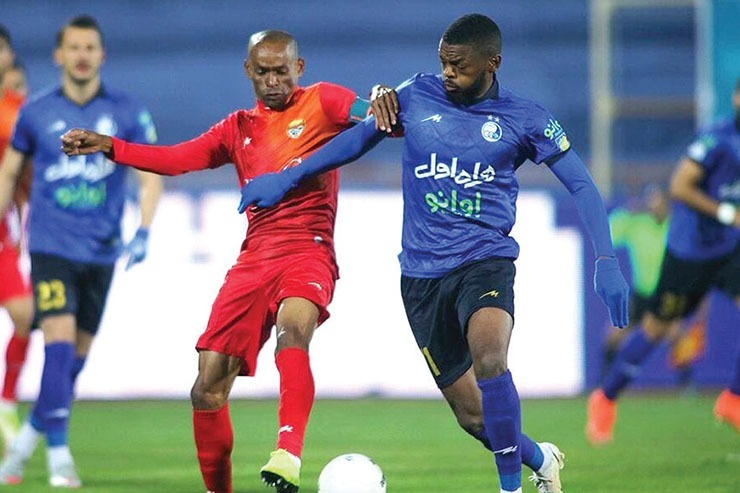 در صورت شکست فولاد و پرسپولیس، شاگردان فرهاد مجیدی امشب قهرمان لیگ می‌شوند.