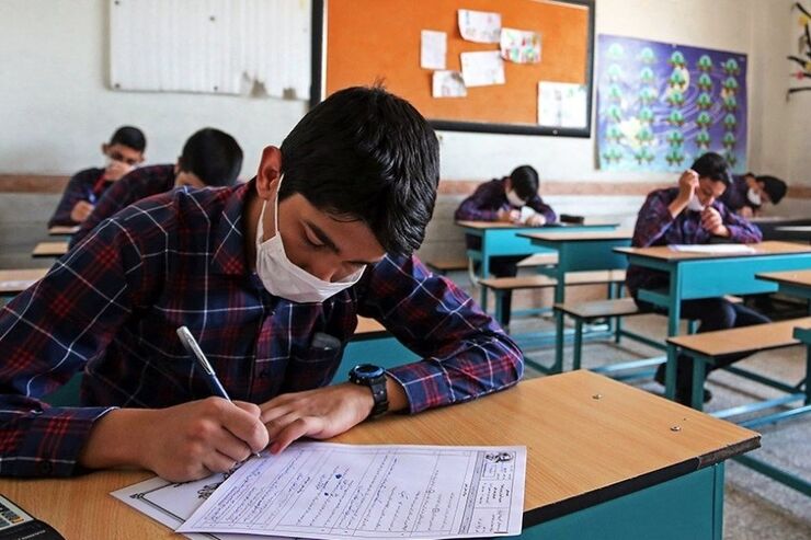 رئیس مرکز سنجش و پایش کیفیت آموزشی با بیان اینکه امتحانات پایان سال همه دانش‌آموزان حتی دانش‌آموزان بیمار به صورت حضوری برگزار می‌شود، گفت: سامانه بانک سؤالات به صورت سراسری و کشوری را راه‌اندازی کردیم که در این سامانه همه دبیران کشور در طراحی سؤال سهیم می‌شوند.