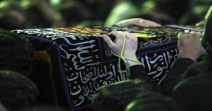مراسم تشییع پیکر مرحوم استاد فاطمی‌نیا در تهران، با حضور مردم و جمعی از مسئولان از مقابل دانشگاه تهران برگزار شد.