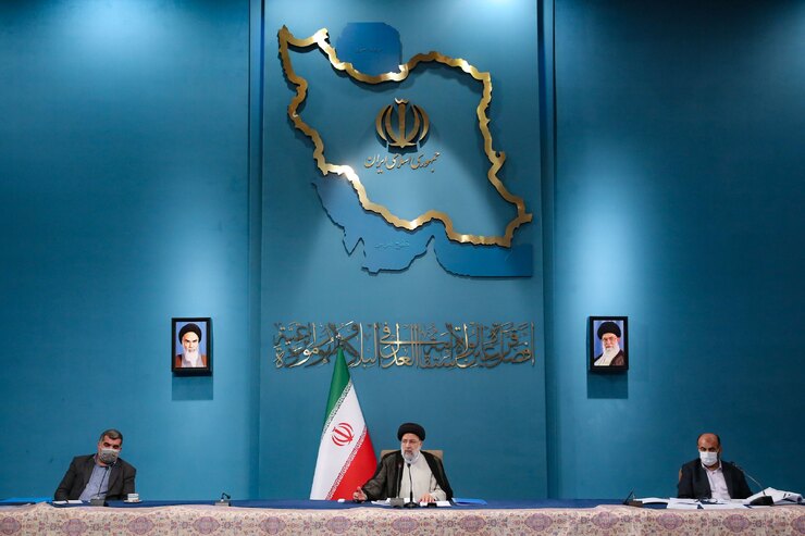 رئیس‌جمهور با تاکید بر اهتمام دولت به اجرای برنامه نهضت ملی مسکن، این برنامه را از اولویت‌های اساسی دولت خواند و به دستگاه‌های مسئول در این زمینه دستور داد مانع‌تراشان در مسیر تحقق جهش ساخت مسکن را از روند اجرای این طرح کنار بگذارند.