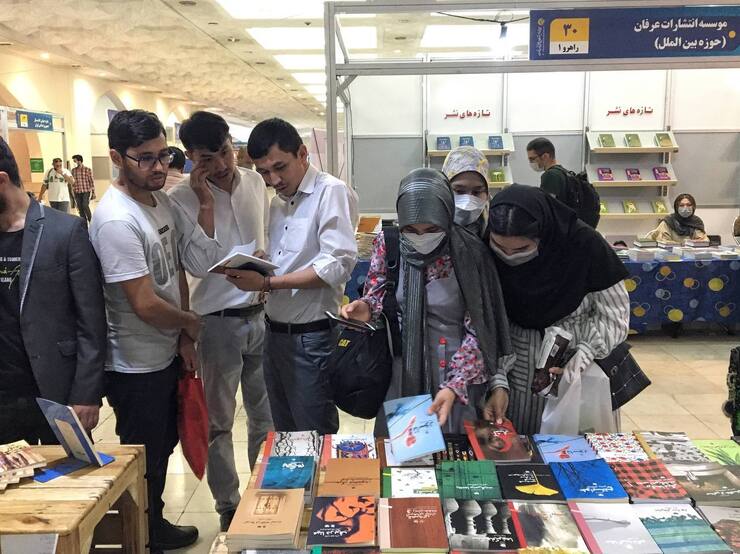 حضور ۱۰ ناشر افغانستانی در نمایشگاه کتاب امسال فرصتی را برای آشنایی بیشتر بازدیدکنندگان ایرانی با ادبیات افغانستان فراهم کرده است، فرصتی که می‌تواند بهانه‌ای برای همدلی بیشتر باشد.