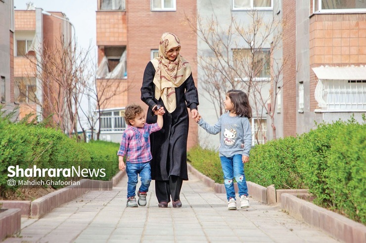 حکایت یک دو دوتا چهارتای ساده است. آن قدر ساده که فهمیدن آن نه نیاز به تحصیلات آن چنانی دارد و نه درک اصطلاحات پیچیده علمی. خلاصه اش این است که نمودار‌های جمعیت از سال‌های ۹۴ و ۹۵ به این سو وضعیت نگران کننده‌ای به خود گرفته اند و ادامه آن، به ضرر همه تمام خواهد شد.