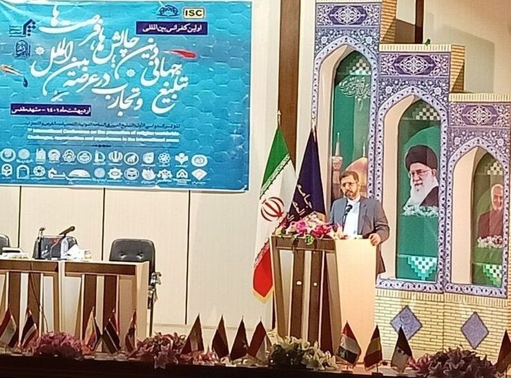 سخنگوی وزارت امور خارجه گفت: انقلاب اسلامی بین کمونیسم و کاپیتالیسم، راه سوم مردم سالاری دینی را به دنیا معرفی کرد و امروز میوه آن باید باز تولید تمدن بزرگ اسلامی باشد و در این راه نقش مبلغان بسیار مهم است.