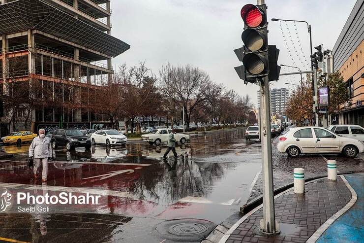 کارشناس مرکز پیش‌بینی هواشناسی خراسان رضوی اعلام کرد: نیمه شمالی و برخی از نواحی مرکزی استان از عصر امروز شاهد افزایش ابرناکی همراه با وقوع رگبار باران، تگرگ، رعد و برق، آبگرفتگی، جاری شدن رواناب و وزش باد شدید خواهد بود.