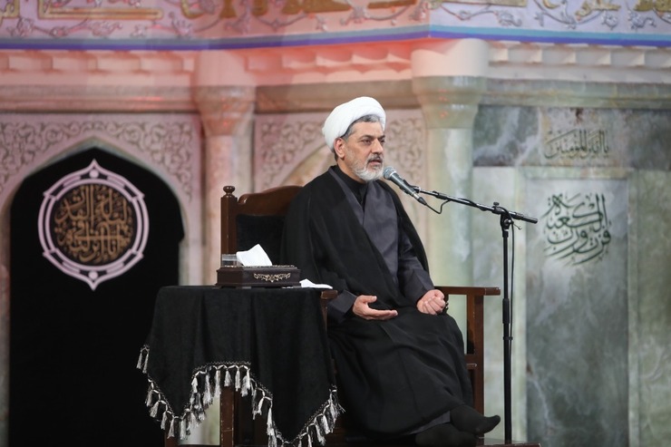 خطیب حرم مطهر رضوی در مراسم احیای دومین شب قدر: در هر مورد عدالت را رعایت کنید و از مسیر حق منحرف نشوید