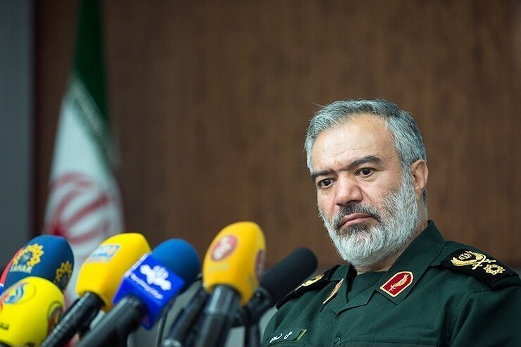 جانشین فرمانده کل سپاه گفت: دشمن در حمله به ۲ عالم روحانی شهید در حرم مطهر رضوی، به‌دنبال ایجاد تفرقه بین شیعه و سنی بود، اما نتوانست در فضای حقیقی و در فضای مجازی به اهداف خود برسد.
