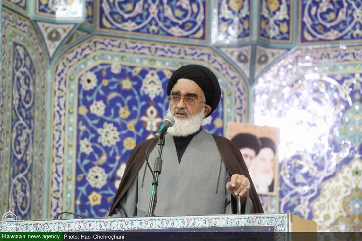 خطیب جمعه این هفته قم حل مشکلات کشور را نیازمند هماهنگی همه قوا و همراهی مردم و بهره گیری از مدیران مجرب دانست.