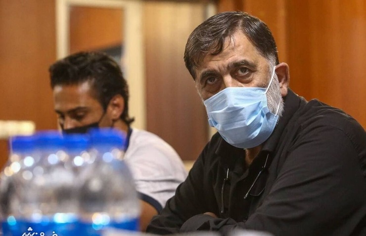 درحالی که هواداران استقلال انتظار دارند بعد از قهرمانی این تیم در لیگ برتر تمام ارکان باشگاه از مدیریت گرفته تا مربیان و ستاره‌ها حفظ شوند واین تیم به سمت قهرمانی درآسیا بروند، زمزمه حضور آجورلو درانتخابات فدراسیون فوتبال قوت گرفته است.