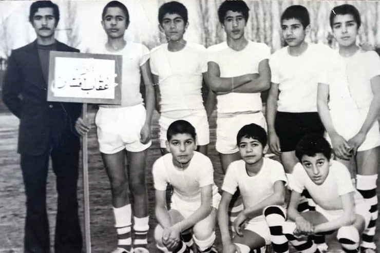بچه‌های فوتبالیست میدان شهدای مشهد پیش از انقلاب اسلامی و در سنین نوجوانی تیمی با نام «عقاب افشار» داشتند. این عکس به سال ۱۳۴۹ مربوط است که در آن نفرات شاخصی مانند احمد پروانه، مسعود همایی، مرحوم امیر افشار، مرتضی خادم، دکتر ناظمیان، ابوالفضل شکوهی و نشسته دکتر سمیعی، نوری‌زاده و محسن یوسفی دیده می‌شوند.
