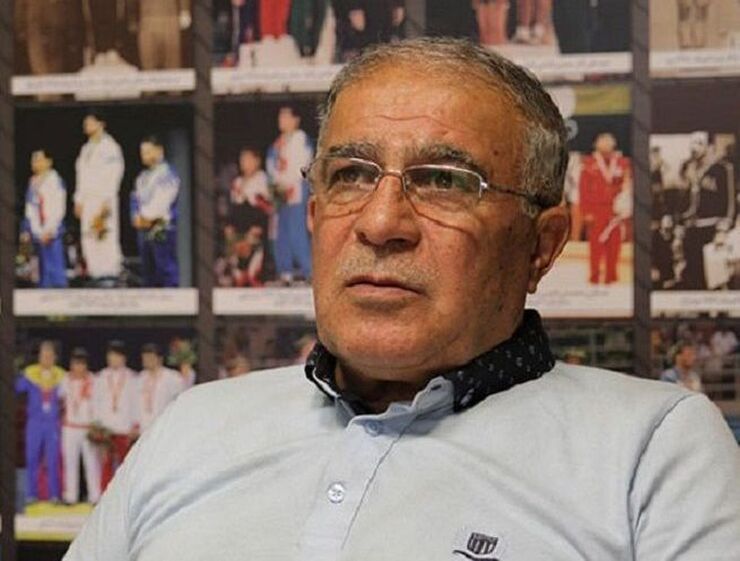 حسن روشن از فرهاد مجیدی که در آستانه قهرمانی قرار دارد، خواسته به هیچ وجه در روز‌های آتی عصبانی نشود وموضع گیری خاصی نداشته باشد.