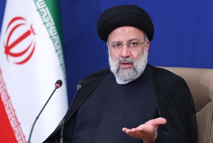 رئیس جمهوری اسلامی ایران اجرای سند تحول آموزش و پرورش را یک ضرورت خواند و گفت: این سند از اسناد بالادستی است و دولت حتماً آن را به عنوان مهم‌ترین سند، پیگیری و اجرایی خواهد کرد.