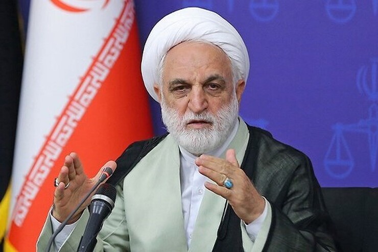 رئیس قوه قضاییه در نشست با جمعی از خیّرین و فعالان اجتماعی گفت: متأسفانه آنچنان که شایسته است کار خیر و شیوه‌های احسان و نیکوکاری برای مردم و جامعه تبیین نشده است که باید خود افراد خیّر و نیکوکار در فرهنگ‌ سازی و ترویج و تبلیغ امر خیر و احسان پیشقدم شوند.