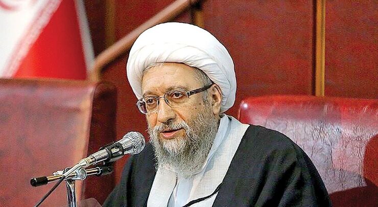 در جلسه امروز مجمع تشخیص مصلحت نظام که با حضور روسای قوا، دبیر و اعضای مجمع برگزار شد، رئیس مجمع تشخیص مصلحت نظام با بیان این که آیا مردم امروز از محصولات دو خودروساز داخلی راضی‌اند، اظهار کرد: آیا با قیمت‌های امروزی خودروهای داخلی، به شرط آن که تعرفه‌های واردات بالا نباشد، مردم نمی‌توانند از خودروی بهتری استفاده کنند؟ در این صورت آیا این ظلم به مردم نیست؟