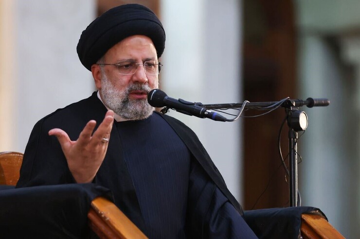رئیس‌جمهوری اسلامی ایران گفت: قانون بودجه ۱۴۰۱ اقتضائاتی دارد که در چند روز آینده برای مردم تبیین خواهیم کرد. ارز ۴۲۰۰ به ارز نیمایی تبدیل شده است و دولت مصمم است بر قیمت‌ها نظارت جدی داشته باشد بنابراین اجرای قانون و نوع مدیریت بازار طی چند روز آینده به اطلاع مردم خواهد رسید.