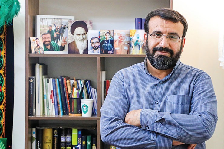 گفتگو‌ با حمید فخار، هنرمند مشهدی که با طرح‌های گرافیکی‌اش از ستم‌دیدگان فلسطینی حمایت می‌کند.