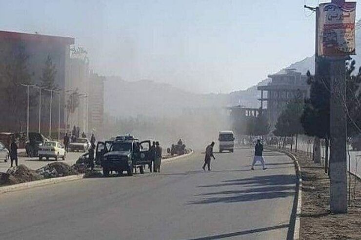 منابع خبری از انفجار تروریستی در غرب کابل خبر می‌‎دهند. برخی شاهدان عینی گفتند که این انفجار در داخل مسجد خلیفه‌صاحب رخ داده است.