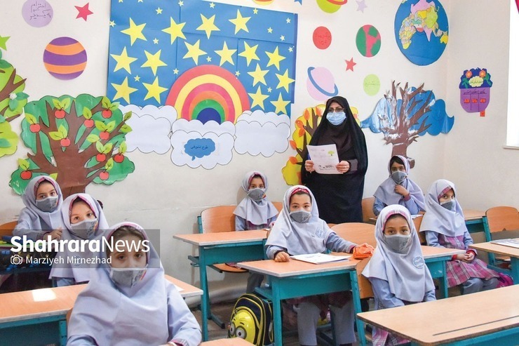 به گفته رئیس کمیسیون آموزش مجلس ظاهرا آیین نامه رتبه بندی معلمان چند ایراد حقوقی داشت که در دست بررسی است. قرار است امروز کل آیین‌نامه تصویب شود. اگر امروز تصویب شود سه‌شنبه به جلسه هیأت دولت می‌رود.