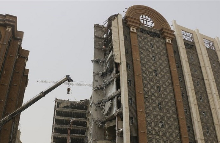 مدیرکل مدیریت بحران استانداری خوزستان گفت: قرارگاه خاتم‌الانبیاء مسئولیت تخریب بخش باقی‌مانده و ناایمن ساختان ۱۱طبقه متروپل آبادان را برعهده گرفت.