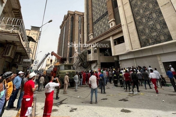 حسین عبدالباقی، متولد ۱۳۶۰، مدیر عامل و رئیس هیات مدیره هلدینگ عبدالباقی و البته فردی متنفذ در استان خوزستان بود. او مالک و سازنده برج متروپل آبادان بود که بر اثر آوار شدن آن تا این لحظه دست کم ۳۴ نفر جان خود را از دست دادند و هر لحظه بر این آمار افزوده می‌شود.