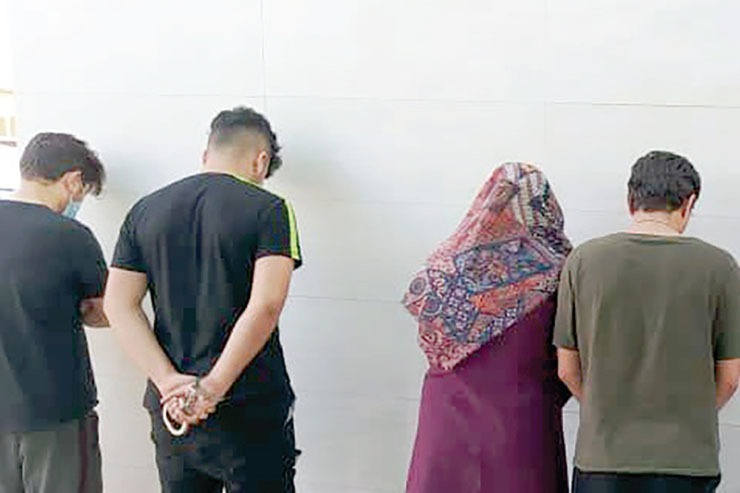 مأموران پلیس در ۳ عملیات ضربتی، عاملان سرقت‌های خانوادگی و کیف قاپی از مسافران را در مشهد، به دام انداختند.