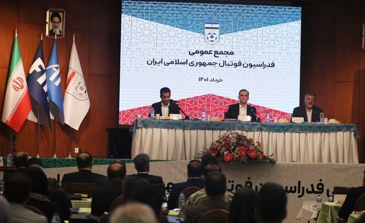 درحالی که هیات رئیسه فدراسیون فوتبال همچنان قرار است به فعالیت خود در فدراسیون فوتبال ادامه دهد، اما بسیاری براین باورند که با افراد فعلی فوتبال ایران هیچ دورنمای روشنی دربخش مدیریتی نخواهد داشت.