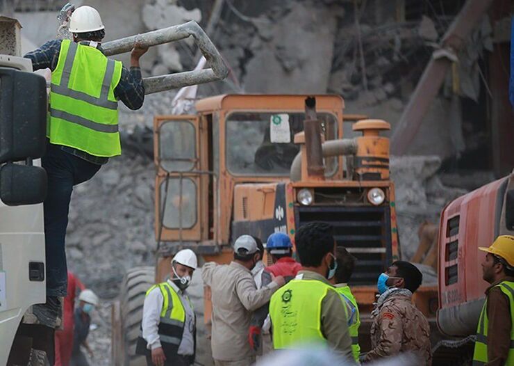 فرماندار آبادان گفت: منتظر اعلام نهایی پزشک قانونی در خصوص هویت پیکرهای کشف شده متروپل هستیم و پس از آن در خصوص آمار فوتی‌ها اظهار نظر می‌کنیم.