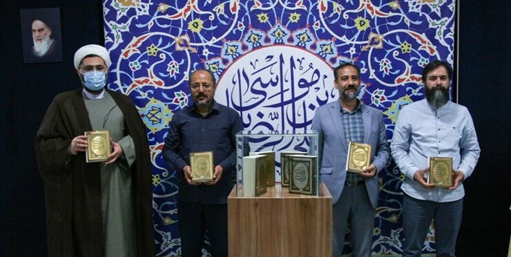 مراسم رونمایی از کتاب «غریب غریب» نوشته مرحوم سعید تشکری ظهر امروز در فروشگاه مرکزی به‌نشر در مشهد برگزار شد.