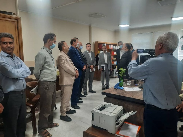 نماینده وزیر صمت در هیات رئیسه اتاق اصناف کشور گفت: وزارت صمت در سال جاری به دنبال ساماندهی واحد‌های صنفی بدون پروانه کسب است. نمی‌توان انکار کرد که تخلفات در حوزه صنفی مربوط به واحد‌های صنفی بدون پروانه کسب است. واحد‌های صنفی دارای پروانه پرونده‌ای در سازمان تعزیرات حکومتی ندارند، زیرا به حقوق خود قانع و به حق مردم اجحاف نمی‌کنند.