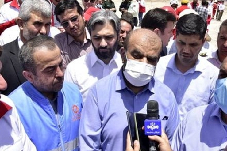 رستم قاسمی، وزیر راه و شهرسازی در جمع خبرنگاران، ضمن تسلیت حادثه دلخراش قطار مسافربری «مشهد-یزد» به ملت ایران و خانواده‌های داغدار، گفت: امدادرسانی و اقدامات لازم از همان دقایق اولیه حادثه آغاز شده است و هم‌اکنون نیز ادامه دارد.