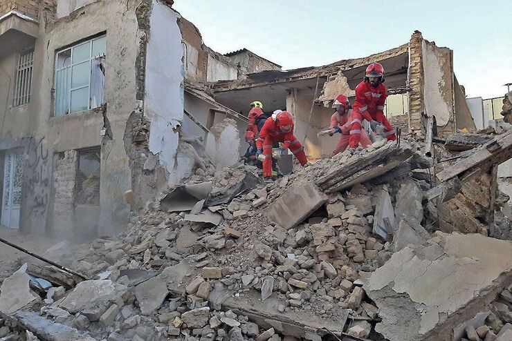 سخنگوی سازمان اورژانس کشور از ریزش ساختمانی ۴ طبقه در کرمانشاه خبر داد و گفت: دو نفر در اثر این حادثه فوت کردند همچنین چهار نفر از مصدومان بد حال بوده و دو مصدوم نیز سرپایی درمان خواهند شد.