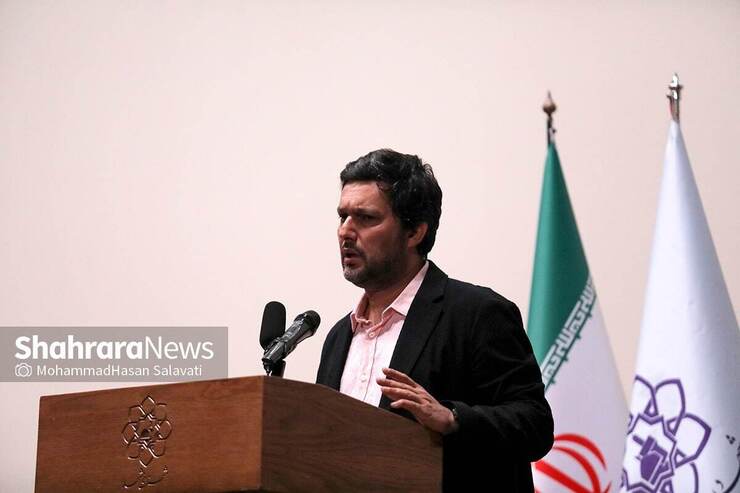 حامد بهداد بازیگر مشهدی سینمای ایران در واکنش به توهین های اخیر علیه سینماگران انتقاداتی مطرح کرد.