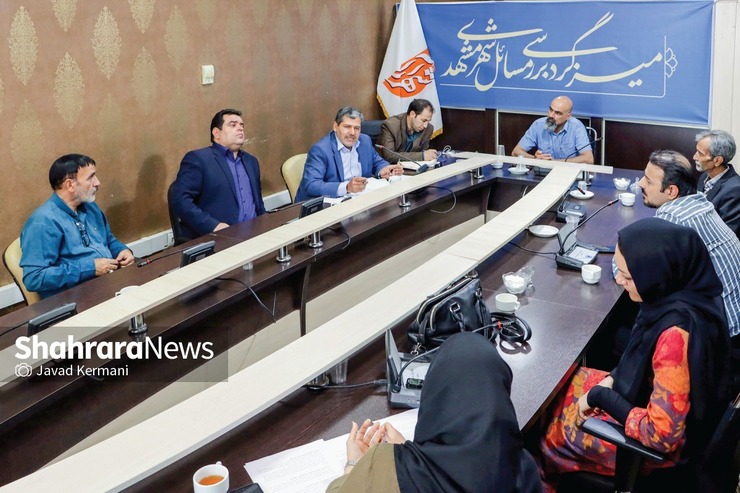 هنرمندان صنایع دستی در میزگرد شهرآرا خواستار راه‌اندازی اتاق فکر و اندیشکده‌ای برای بازاریابی هنرشان شدند.