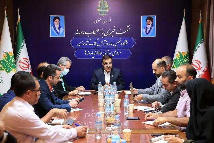 حسین نفتی، مدیر شعب بانک کشاورزی خراسان رضوی گفت: در کمتر از ۲۰ روز نزدیک به ۲۰۰ میلیارد تومان تسهیلات به بخش دام و طیور کشور دادیم و این مبلغ تسهیلات به ۲۵۰۰ نفر از فعالان این بخش پرداخت شده است.