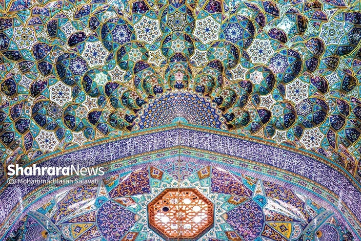 گفتگو با محمدهادی عرفان، پژوهشگر درباره ویژگی‌های معماری حرم مطهر رضوی و نسبت آن به معماری شهر مشهد.