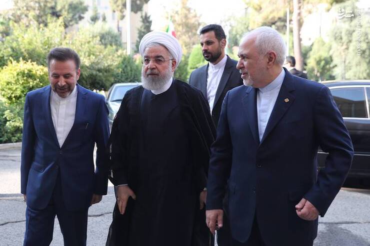 رئیس دفتر رئیس‌جمهور سابق در گفت‌وگویی به ماجرای استعفای اعتراضی ظریف و انتشار فایل صوتی او و قصد بازنشستگی سیاسی حسن روحانی پاسخ داد.