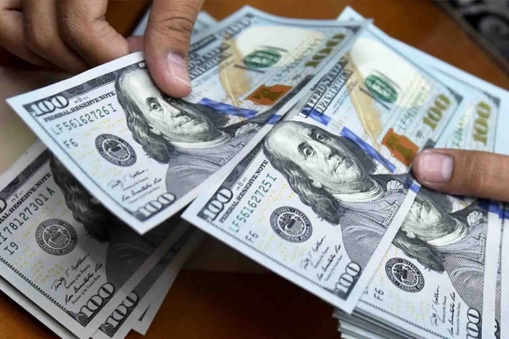 رییس شورای عالی کانون صرافان از آغاز روند کاهشی قیمت ارز پس از تصمیم اخیر بانک مرکزی خبر داد.