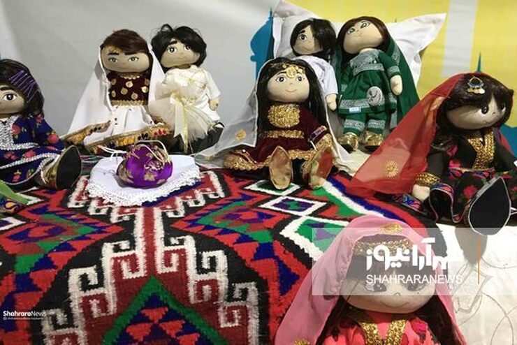 مدیر مدرسه خودگردان هدایت درباره عروسک‌های شیرین گل و جان آقا گفت: در مدرسه ما تولید بیش از ۲۰ نوع صنایع دستی به کودکان مهاجر آموزش داده می‌شود که مهمترین آنها عروسک‌های با نماد فرهنگ و لباس ملی افغانستان است.