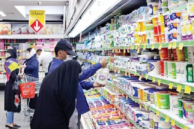 مدیر نظارت و بازرسی محصولات کشاورزی خراسان رضوی گفت: افزودن ماده به محصول لبنی و تولید محصول خارج از وزن‌هایی که مدنظر است، هیچ‌کدام به‌منزله خروج از شمول قیمت‌گذاری تلقی نمی‌شود تا قیمت‌ها به‌شکل نامتعارف افزایش پیدا کنند.