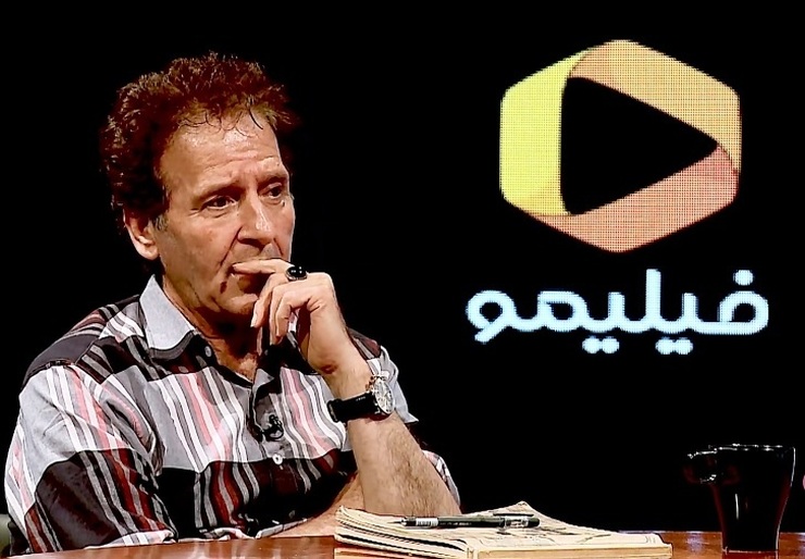 ابوالفضل پورعرب در برنامه «کافه آپارت» به درخواست فریدون جیرانی چند بیت شعر را به آواز خواند و گفت: همیشه می‌خواندم اما هیچ‌وقت جرأت نکردم برای مردم بخوانم. از وقتی که این بچه‌های هنرپیشه آمدند و شروع کردند به خواندن، من دیگر نخواندم.