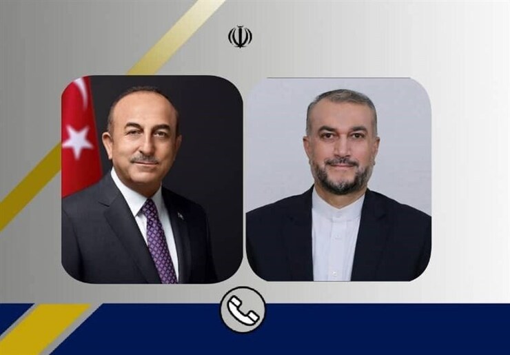 وزیر امور خارجه ایران در گفت‌وگوی تلفنی با وزیر امور خارجه ترکیه در خصوص مسائل دوجانبه، منطقه‌ای و بین‌المللی به گفتگو و تبادل نظر پرداخت.