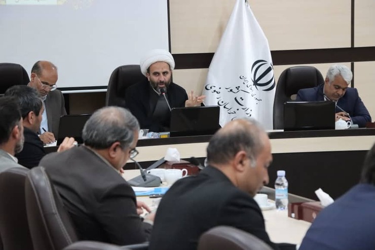 معاون هماهنگی و مدیریت امور زائران استانداری خراسان رضوی گفت: قیمت‌های شناور واحدهای اقامتی در ایام پیک زیارتی تابستان پذیرفته نیست و به هیچ وجه نباید از این بابت مشکلی برای زائران و مسافران پیش آید.