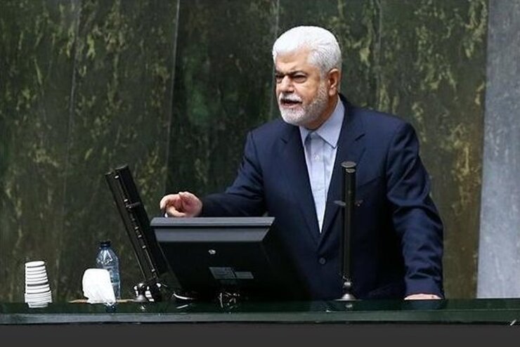 رئیس کمیسیون بهداشت و درمان مجلس با اشاره وضعیت سخت تولیدکنندگان دارو، گفت: ستاد تنظیم بازار در حوزه دارو تخصصی ندارد و باید این موضوع از دست آن‌ها خارج شود ضمن اینکه نیازمند نظارت سازمان برنامه و بودجه روی ایجاد صندوق تأمین دارو‌های خاص و صعب العلاج هستیم.