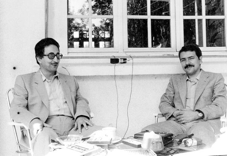 اما گروهک ترورویستی منافقین  ۳۰ خرداد ۱۳۶۰ نقاب از چهره برداشتند و اسلحه به روی مردم کشیدند. برای آشنایی بیشتر با زوایای این مسئله گفت و گویی با سلیم صدیقی، کارشناس مطالعات تروریسم داشته ایم. مشروح این گفتگو را در ادامه بخوانید.