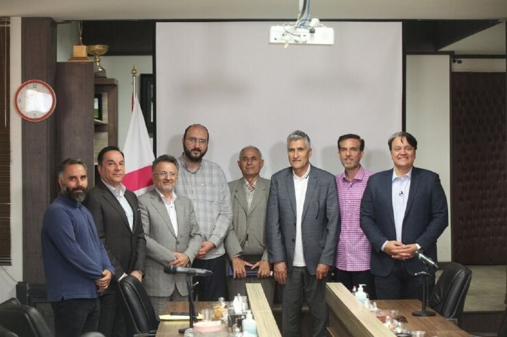 از گزارشگر باتجربه والیبال تقدیر شد.