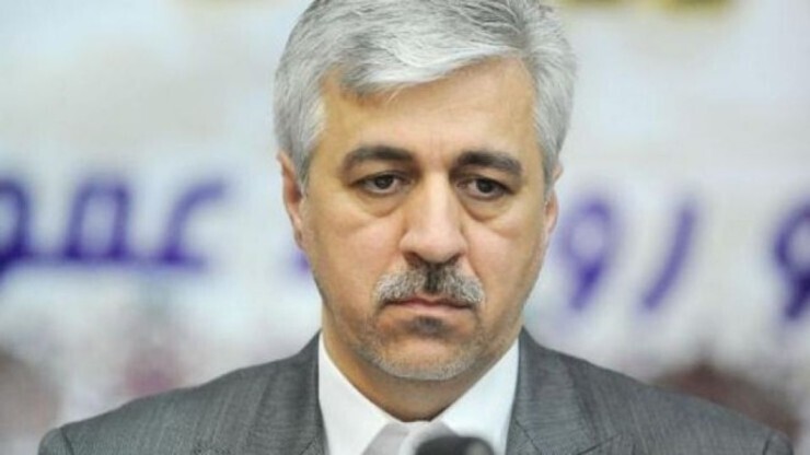 وزیر ورزش رفتاری عجیب از خود در برابر یکی از روسای فدراسیون ها نشان داد.