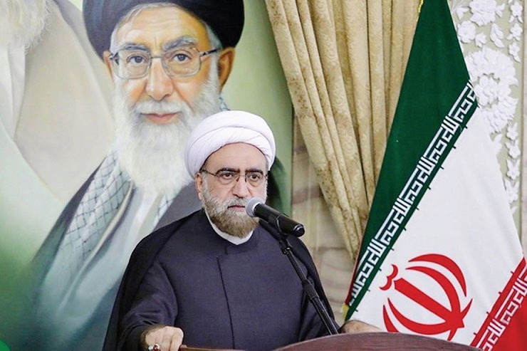 تولیت آستان قدس رضوی گفت: انقلاب اسلامی از طریق اقتصاد و منابع طبیعی، آمریکا و همپیمانانش را به چالش نکشید، بلکه ریشه فرهنگ لیبرالی را نشانه گرفته و در طول این ۴۳ سال در برابر فرهنگ لیبرالی، ایستاده است.
