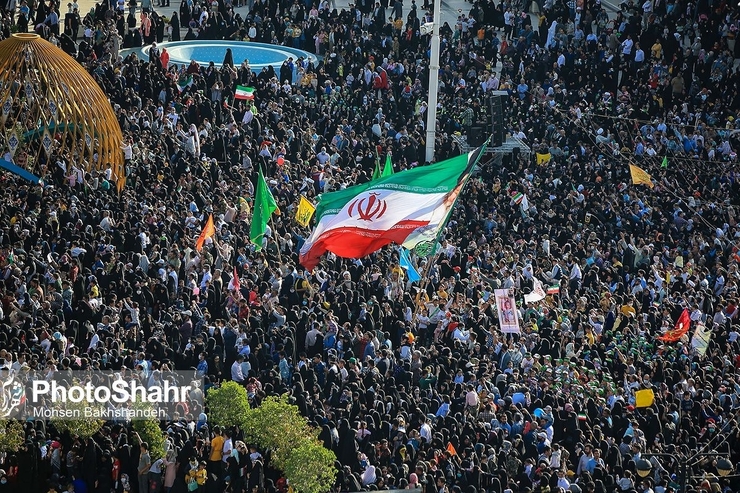 اجتماع خانوادگی «سلام فرمانده» عصر امروز ساعت ۱۷ در ورزشگاه آزادی برگزار می‌شود. این مراسم از شبکه‌های سیما به‌طور زنده پوشش داده خواهد شد.