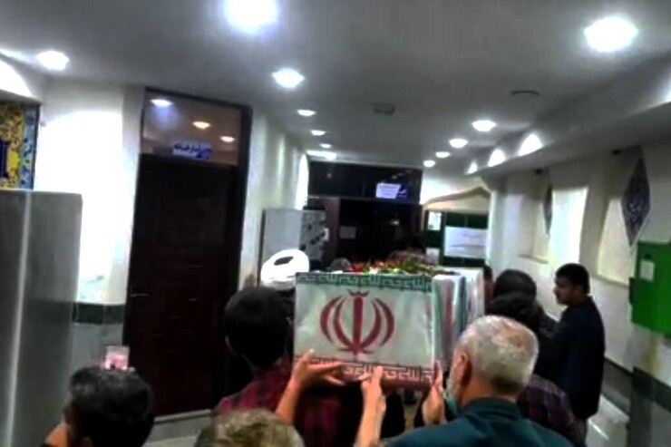 مراسم وداع باشهید «محمد اسماعیل عرب زوزنی» امشب در مسجد الزهرا(س) مشهد برگزار شد.